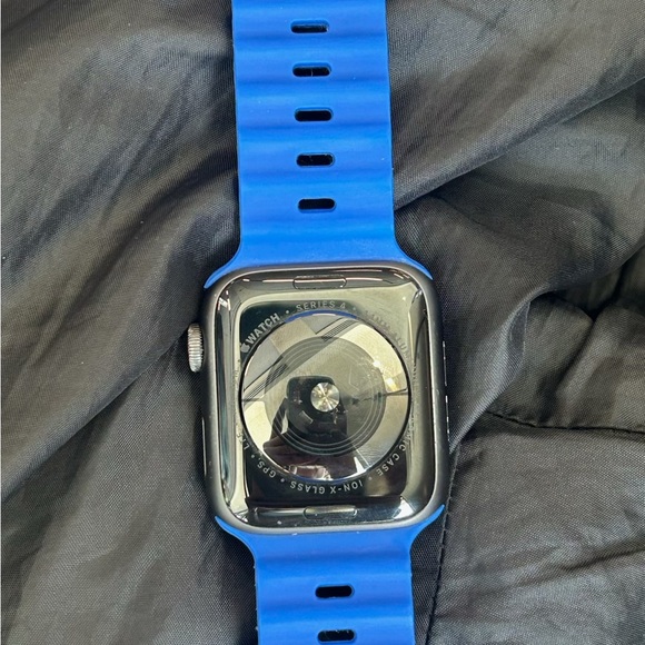 Apple Watch Series 4 (GPS + Cellular) 44mm with Charger & Straps